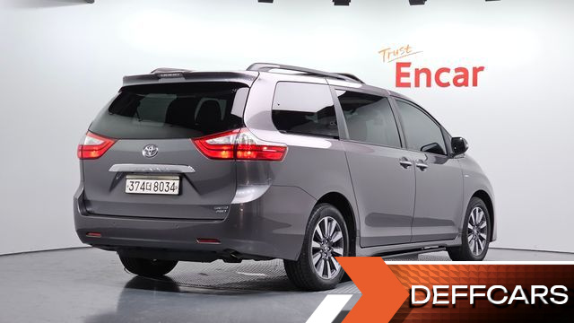 Toyota SIENNA 3.5 AWD купить на сайте DeffCars