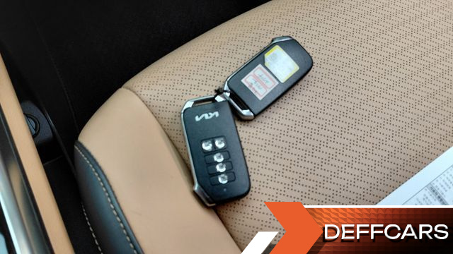 Kia CARNIVAL Gasoline 9-Seater Signature купить на сайте DeffCars
