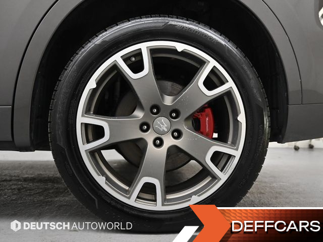 Maserati LEVANTE 3.0 AWD Sport купить на сайте DeffCars