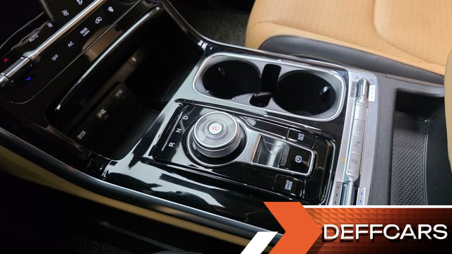 Kia CARNIVAL Gasoline 9-Seater Signature купить на сайте DeffCars