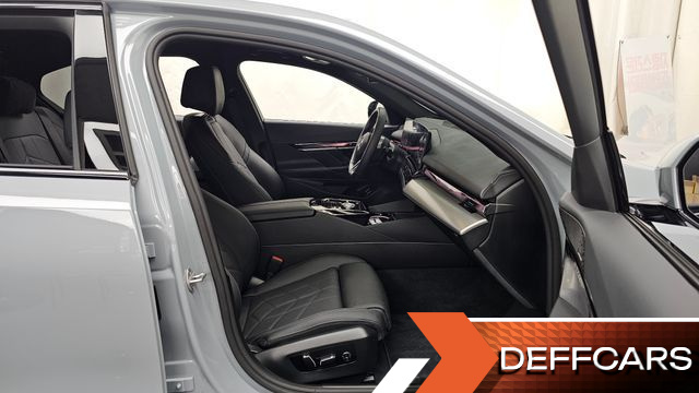 BMW 5-SERIES 520i M Sport купить на сайте DeffCars