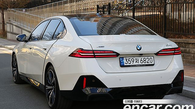 BMW 5-SERIES 530i xDrive M Sport купить на сайте DeffCars