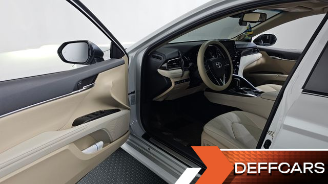 Toyota CAMRY 2.5 XLE Hybrid купить на сайте DeffCars