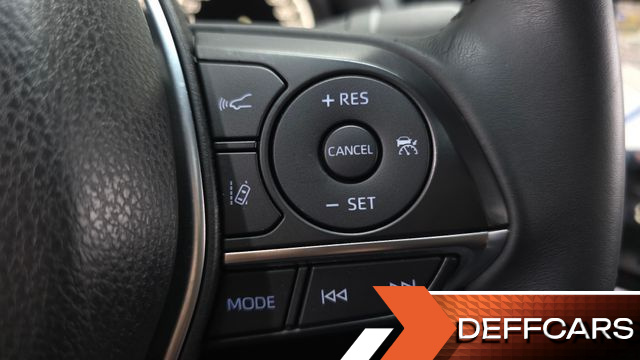 Toyota CAMRY 2.5 XLE Hybrid купить на сайте DeffCars