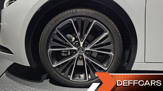 Toyota PRIUS 2.0 XLE AWD купить на сайте DeffCars
