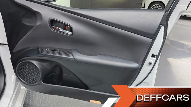 Toyota PRIUS 1.8 купить на сайте DeffCars