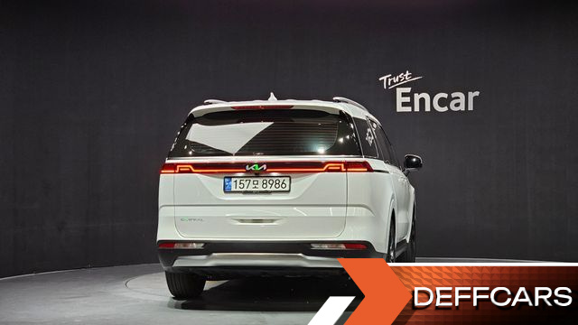 Kia CARNIVAL Gasoline 7-Seater Signature купить на сайте DeffCars