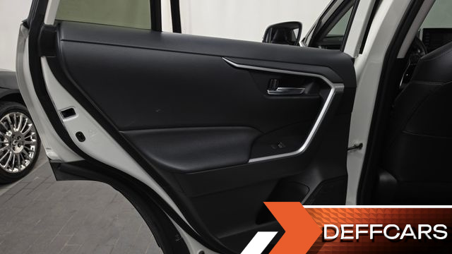 Toyota RAV4 2.5 2WD Hybrid купить на сайте DeffCars