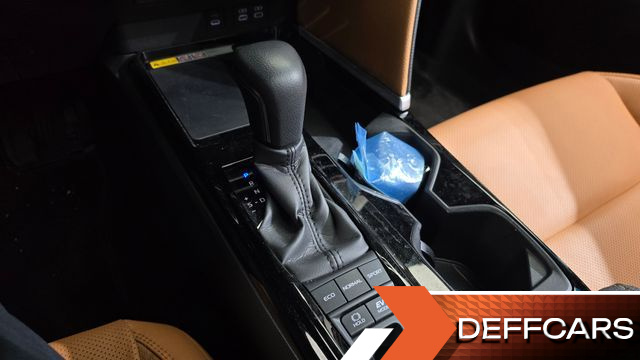 Toyota CAMRY 2.5 XLE Hybrid купить на сайте DeffCars