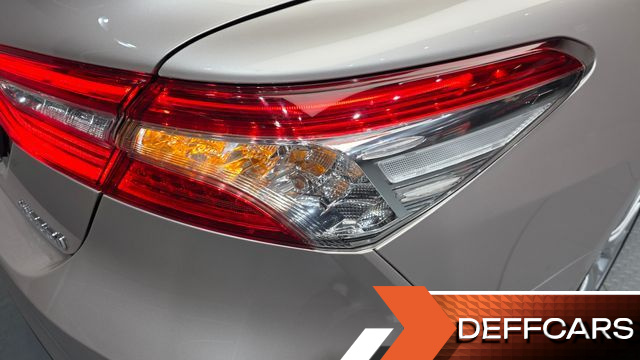 Toyota CAMRY 2.5 XLE Hybrid купить на сайте DeffCars