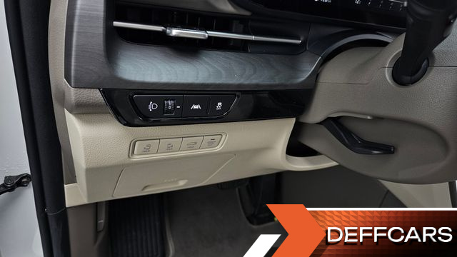 Kia CARNIVAL Gasoline 9-Seater Signature купить на сайте DeffCars