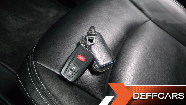 Toyota PRIUS 1.8 E купить на сайте DeffCars