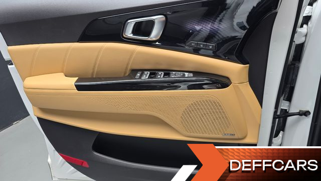 Kia CARNIVAL 7-Seater Signature купить на сайте DeffCars