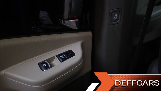 Kia CARNIVAL Diesel 9-Seater Hi Limousine Signature купить на сайте DeffCars