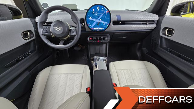 Mini COOPER 5 Door Favoured купить на сайте DeffCars