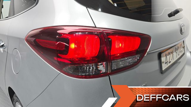 Kia CARENS 2.0 LPI Prestige купить на сайте DeffCars
