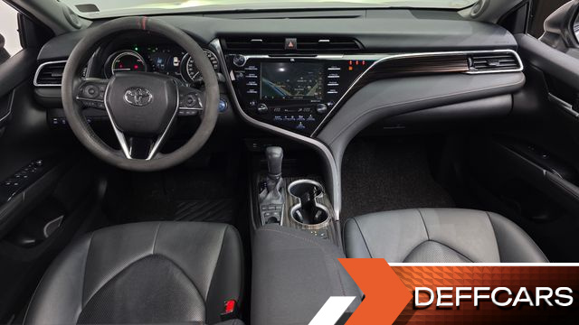 Toyota CAMRY 2.5 XLE Hybrid купить на сайте DeffCars
