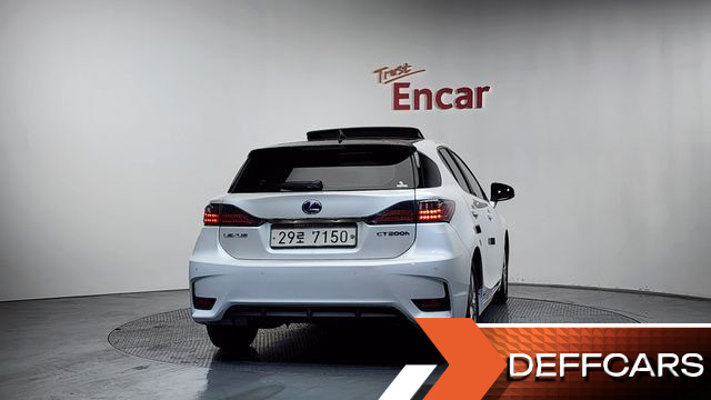 Lexus CT200H 1.8 Supreme ZWA10 купить на сайте DeffCars