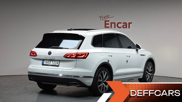 Volkswagen TOUAREG 3.0 TDI Prestige купить на сайте DeffCars