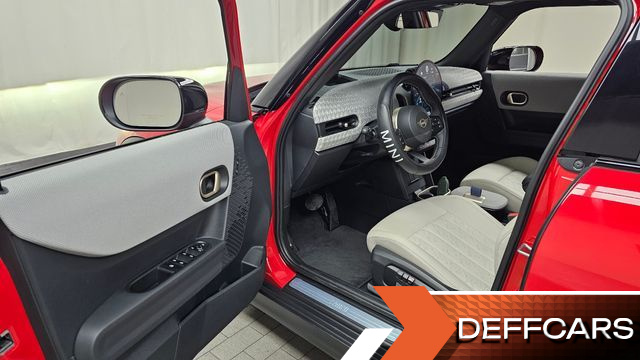 Mini COOPER 5 Door Favoured купить на сайте DeffCars