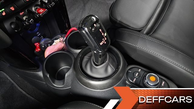 Mini COOPER 5Door Classic Launch Pack Third Generation купить на сайте DeffCars