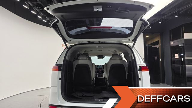 Kia CARNIVAL 9-Seater Signature купить на сайте DeffCars