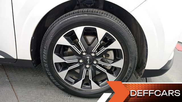 Kia CARNIVAL Gasoline 9-Seater Signature купить на сайте DeffCars