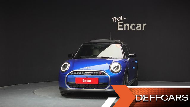 Mini COOPER 5 Door Favoured купить на сайте DeffCars