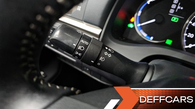 Lexus CT200H 1.8 Supreme ZWA10 купить на сайте DeffCars