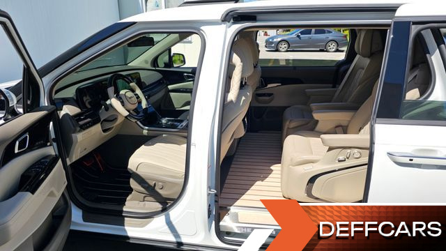 Kia CARNIVAL Gasoline 9-Seater Signature купить на сайте DeffCars