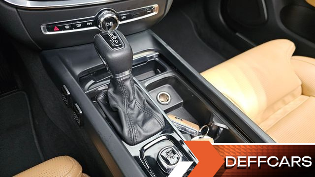Volvo S60 T5 Inscroption купить на сайте DeffCars
