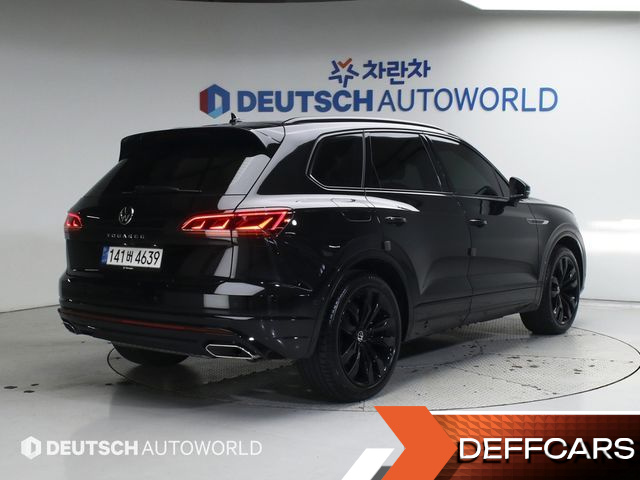 Volkswagen TOUAREG 3.0 TDI R-Line купить на сайте DeffCars