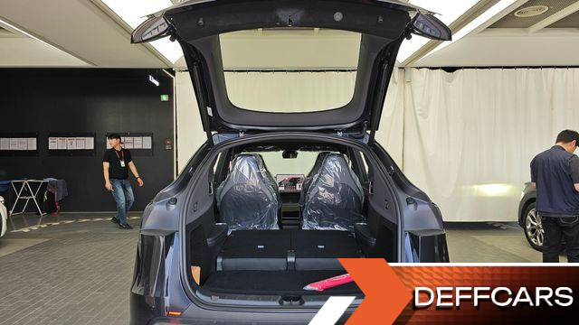 Tesla MODEL Y L Long Range AWD купить на сайте DeffCars
