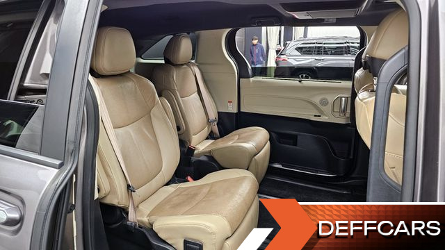 Toyota SIENNA 2.5 Hybrid 2WD купить на сайте DeffCars