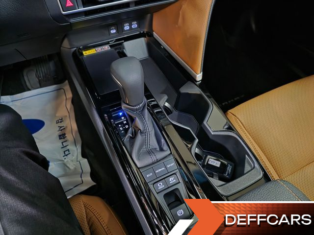 Toyota CAMRY 2.5 XLE Hybrid купить на сайте DeffCars