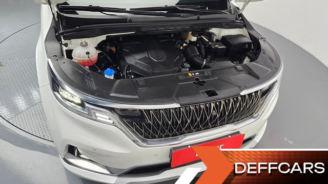 Kia CARNIVAL 9-Seater Hi-Limousine Signature купить на сайте DeffCars