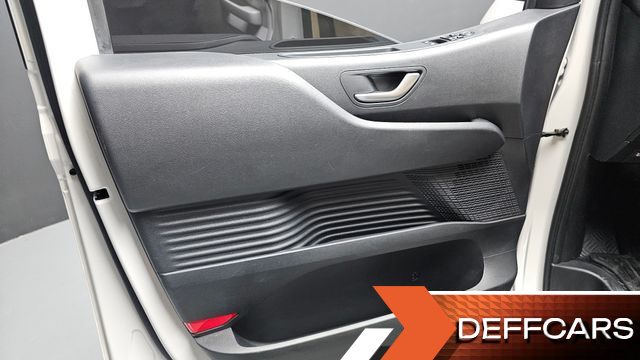 Hyundai STARIA Cargo 5-Seater Modern купить на сайте DeffCars