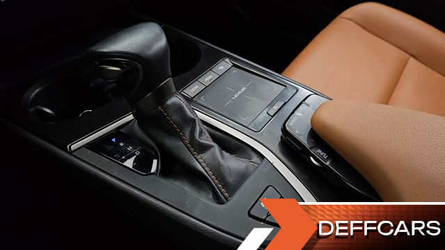 Lexus UX 2.0 2WD купить на сайте DeffCars