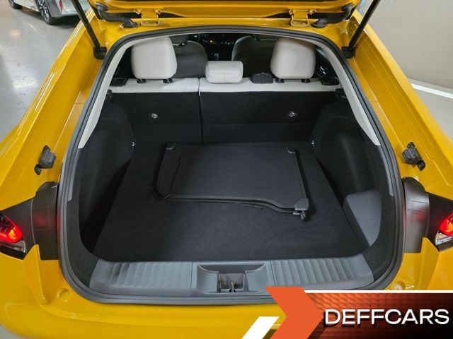 Toyota PRIUS 2.0 XLE купить на сайте DeffCars
