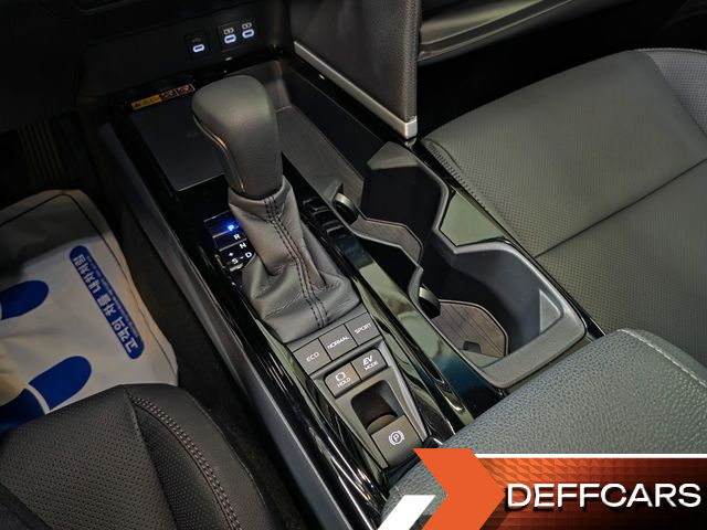 Toyota CAMRY 2.5 XLE Hybrid купить на сайте DeffCars