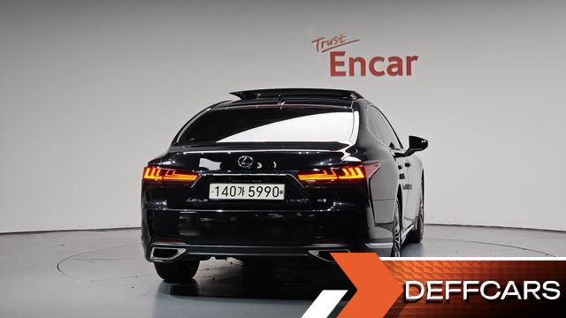Lexus LS 3.5 Platinum AWD купить на сайте DeffCars