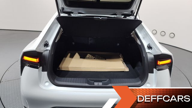 Toyota PRIUS 2.0 XLE купить на сайте DeffCars