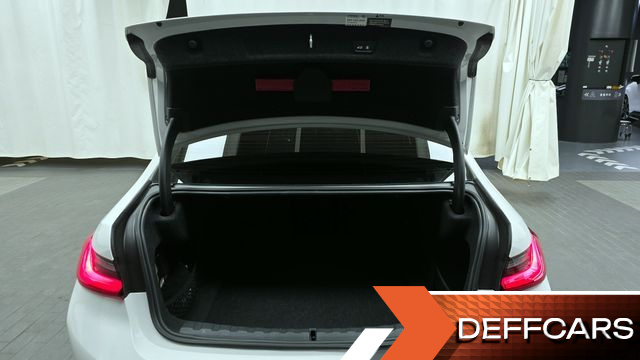 BMW 3-SERIES 320i Luxury купить на сайте DeffCars
