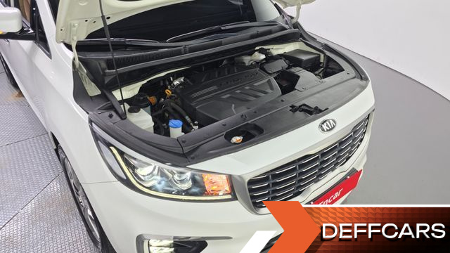 Kia CARNIVAL 9-Seater Noblesse Special купить на сайте DeffCars