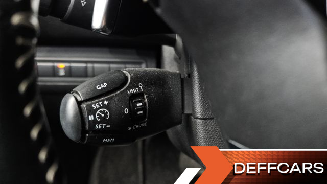 Peugeot 308 1.5 BlueHDi Allure купить на сайте DeffCars