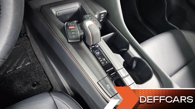 Toyota CROWN 2.5 4WD Hybrid купить на сайте DeffCars