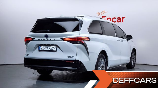 Toyota SIENNA 2.5 Hybrid AWD купить на сайте DeffCars