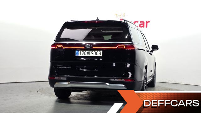 Kia CARNIVAL Gasoline 9-Seater Signature купить на сайте DeffCars