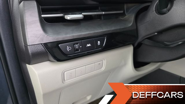 Kia CARNIVAL Gasoline 9-Seater Signature купить на сайте DeffCars