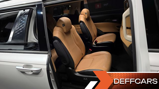 Kia CARNIVAL Gasoline 9-Seater Signature купить на сайте DeffCars